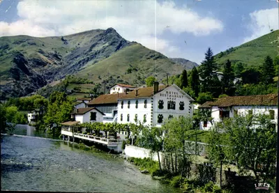 Bilhete postal moderno Refletos do País Basco Saint Etienne de Baigorry Hotel du Trinquet