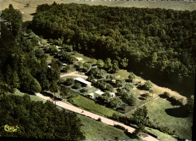 Larocheette (Luxemburgo) — O Camping — Editor Comier