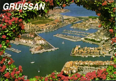 Gruissan — vista aérea do porto e dos cais — Éditions des Cèdres