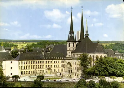 Luxemburgo — Parte superior da catedral e antigo colégio dos Jesuítas — E.A. Schaezck