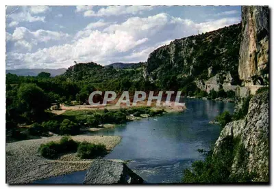 As Gorges da Ardèche — Ponte de Arco — editor Aubenas-en-Vivarais Tourisme