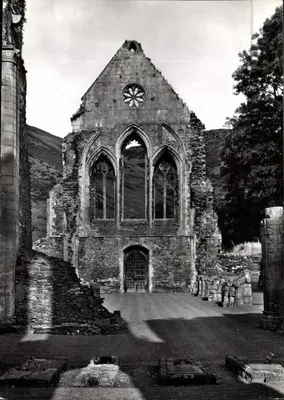Abadia de Valle Crucis — Nave, vista Oeste — Ministry of Public Building and Works