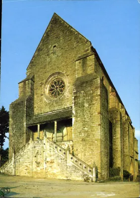 Igreja de São João de Aveyron — vista da fachada — AS de Cœur