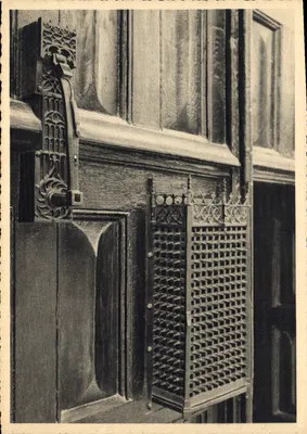 Hôtel-Dieu de Beaune — Hammer and Peephole of the Entrance Door — Prohibited Reduction, Nancy