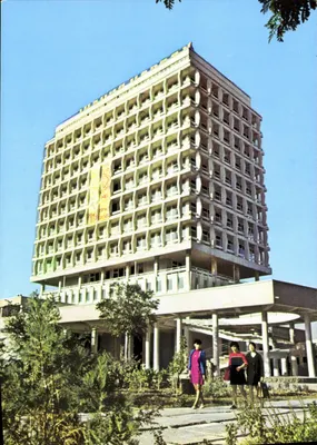 Universidade V.I. Lênin em Tashkent — prédio principal — editor Aéroflot