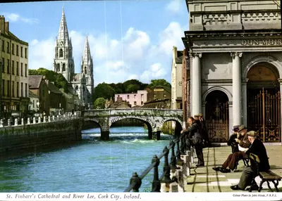 Catedral de São Finbarr e Rio Lee, Cidade de Cork, Irlanda — Foto colorida por John Hinde, F.R.P.S.