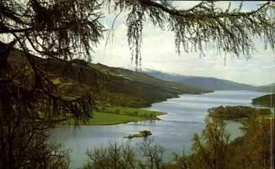 Vista de Loch Tummel — vista da rainha, perto de Pitlochry — DRG J. ARTHUR DIXON