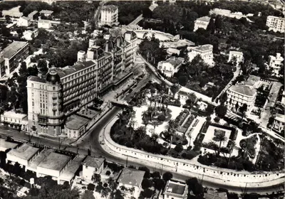 Nowoczesna pocztówka Nice AM Widok z lotu z Nicei Cimiez, hotel Regina i jego ogrody