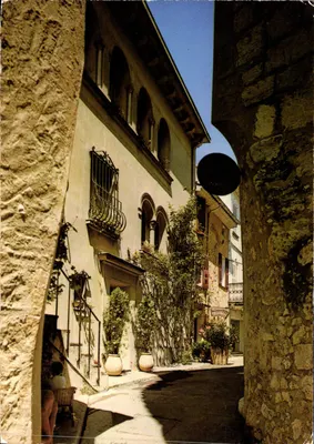 Vista de uma rua do vilarejo de Mougin — Éditions d'Art Montluel, n° 15013