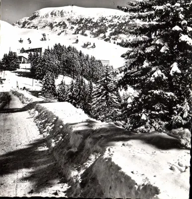 A Cruz de Chamrousse — vista invernal — Edições 'La Cigogne'