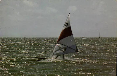Vela no mar — Placa de vela no mar — Foto Michel MARCOU, série 17104