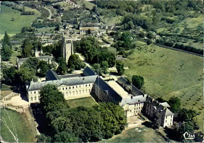 Abadia do Bec-Hellouin — Vista aérea — CIM
