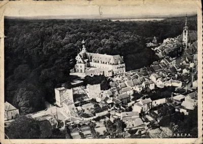 Bilhete postal moderno Chimay Seu Castelo Feudal Sua Colegiada o Lago de Virelles