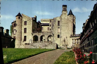 Castelo de Chazeron — Auvergne — Lumicas