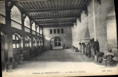 Zamek PIERREFONDS — Sala Strażników — ND. Fot.