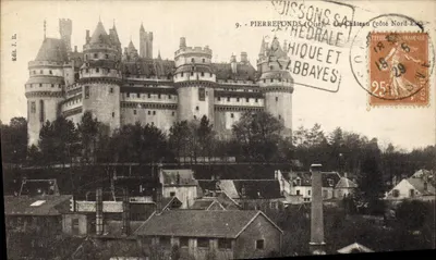 Pierrefonds (Oise) — Zamek (strona Północno-Wschodnia) — J. Bouygues, Wydawca, Thiers