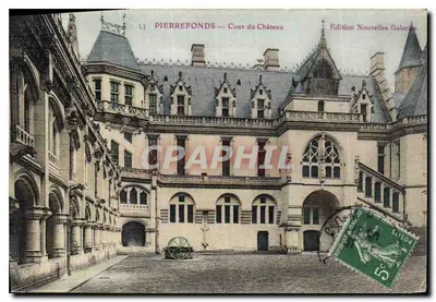 Pierrefonds — Dziedziniec zamku — Wydawnictwo Nowe Galerie