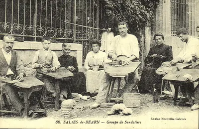 SALIES-de-BÉARN — Grupo de Sandaliers — Edição Nouvelles Galeries