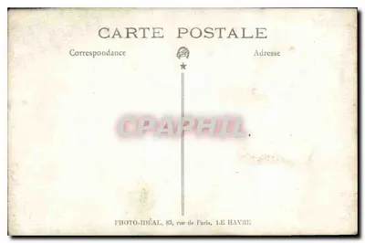 Meisje — voor een stoel met versierde rugleuning — Photo-Idéal, 83 rue de Paris, Le Havre — Achterkant