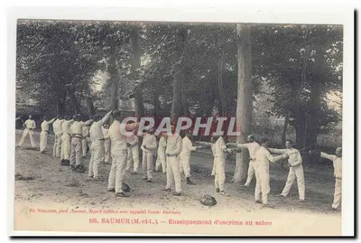 स्वेच्छा से खाली बाजू की रूपरेखा — सौमूर (एम.-एंड-एल.) — फ्र. वेल्कर, फोटो. सौमूर, डिपोट (एडिटर विद एपरेल गोर्ट-एनाटोल)