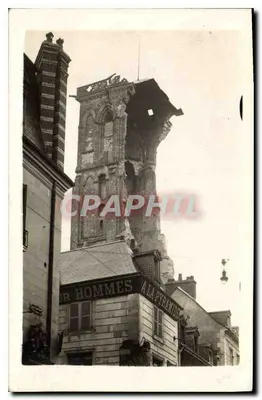 Tour de l'Horloge de la cathédrale de Notre-Dame de Paris — ruines après les bombardements — éditeur anonyme, n° de série non visible