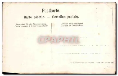 Um casal em um balcão — diante de um prédio com persianas — cartão postal multilingue — Verso