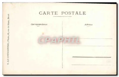 Vrouw in donkere jurk — poseert voor een tuindecoratie — Y. LE BOURDONNEC, Foto, 65, rue de Siam, Best — Achterkant