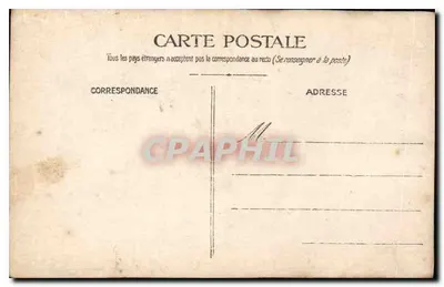 Famiglia davanti a una casa in mattoni — editore non visibile — Verso