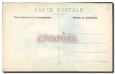 Bebé sentado en un gran huevo — fotografía de estudio — sin editor ni número visible — Reverso