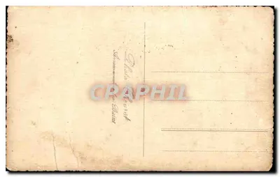 एक बच्चा लेटा — स्टूडियो फोटोग्राफी — अपरिचित संपादक — पीछे