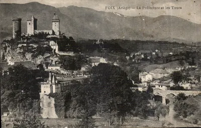 Foix (Ariège) — A Prefeitura e as Torres — Editor P. Dufour, n° 136