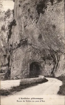 A Ardèche pitoresca — Estrada de Vallon ao ponte d'Arc — editor não visível
