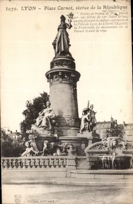 LYON - Place Carnot, statue de la République — S. Farges, édit. Lyon, n° 5070