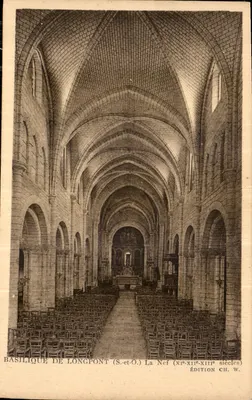 Basílica de Longpont (S.-et-O.) — A Nave (séculos XI-XIII) — Edição Ch. W.