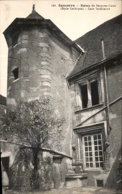 Sancerre — Casa de Jacques-Cœur (Estilo Gótico) — Pátio Interno — SANCERRE