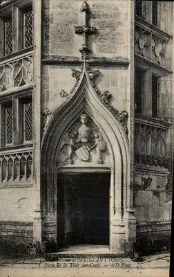 Porta da Torre dos Cervos — Meillant (Cher) — ND Pbot.