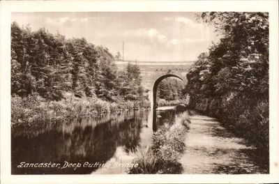 Lancaster, Deep Cutting Bridge — visão do canal e do ponte de pedra