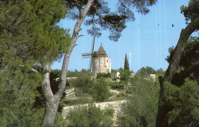 O Moulin de Daudet — Aiguemortes — Foto Rancurel - Aiguemortes