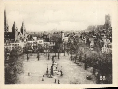 Place du Marché — vue panoramique avec monument central — série 89