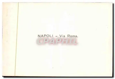 NAPOLI - Via Roma — widok na plac z fontanną i pieszymi ludźmi — Rewers