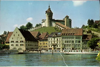 Schaffhausen com Munot — vista do castelo e do restaurante Schmaltzphor — editor não visível