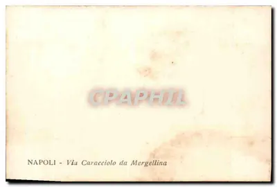 Nápoles - Via Caracciolo da Mergellina — vista da rua cercada de prédios e veículos antigos — Verso