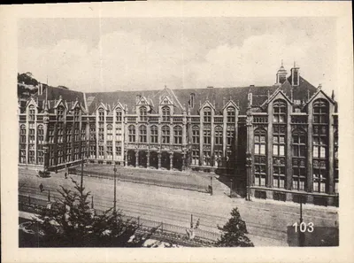 Edifício histórico em Amsterdã — vista panorâmica — série 103