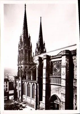 Catedral de Estrasburgo — vista das duas torres e rosácea