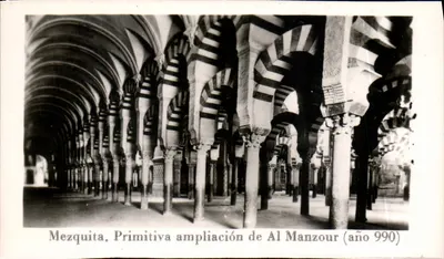 Mesquita. Ampliação primitiva de Al Manzour (ano 990) — texto impresso embaixo