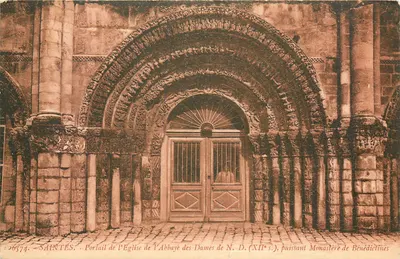 Saintes — Portal da Igreja da Abadia das Senhoras de N.D. (século XII), posteriormente Mosteiro das Beneditinas — n° 66774