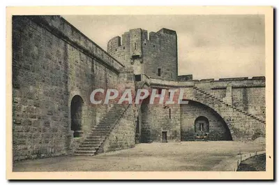 Aigues-Mortes (Gard) — Os Muros, Torre dos Borgonheses — Serv. Comercial Monumentos Históricos, Paris