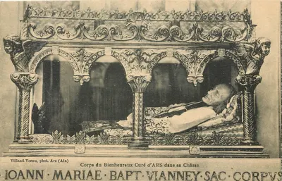 Corpo do Beato Curato de ARS em sua Cápsula — Villand-Vernu, fot. Ars (Ain)