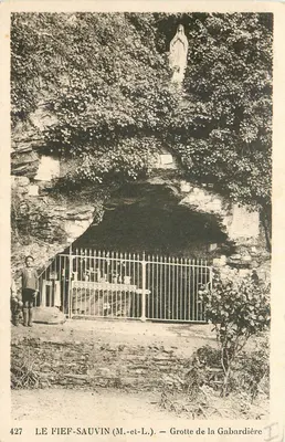 Le Fief-Sauvin (M.-et-L.) — Gruta da Gabardière