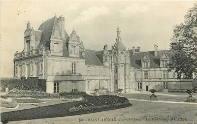 Saint-Aignan (Loir-et-Cher) — O Castelo — ND Phot.